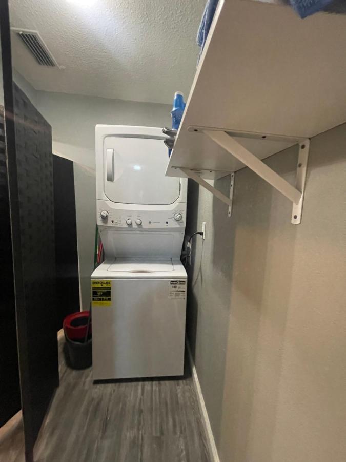 Hess St Apartment Сан Антонио Екстериор снимка